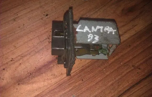 Hyundai Lantra I Heater blower motor/fan resistor