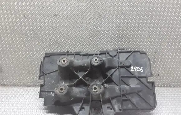 Skoda Octavia Mk1 (1U) Battery tray 1J0915333