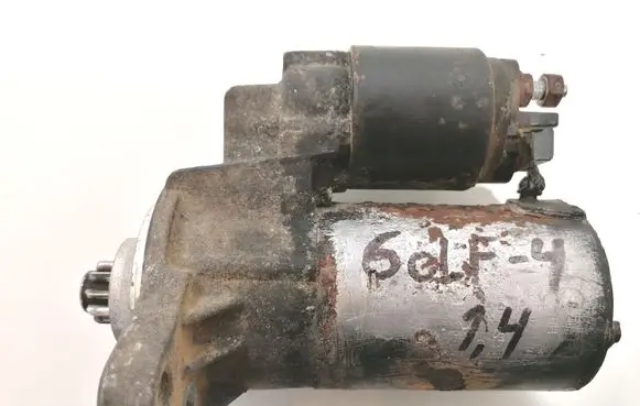 Volkswagen Golf IV Starter motor 0001121006 020011023F