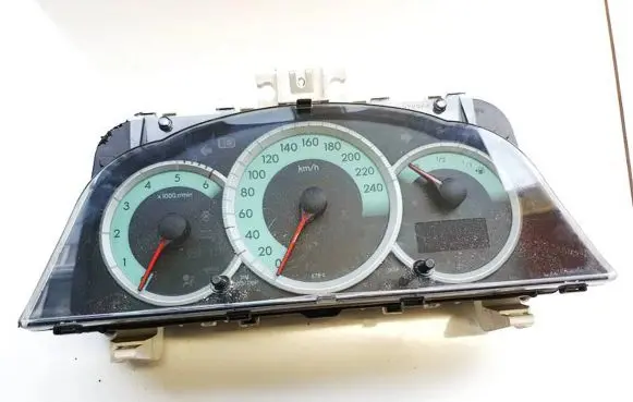 Toyota Corolla Verso AR10 Speedometer (instrument cluster) 838000f090 83800-0f090