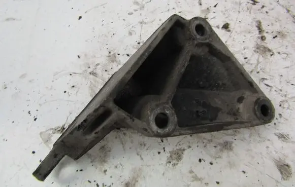 Opel Astra G Engine mounting bracket 9156985