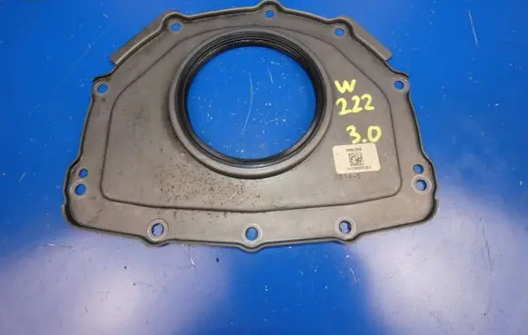 Mercedes-Benz S W222 Crankshaft Holder A6420100014