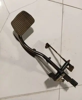 Volvo S60 Brake pedal 
