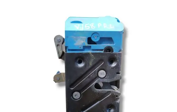 Volvo XC90 Front door lock 30699746