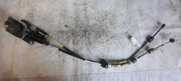 Chevrolet Captiva Gear shift cable linkage 22811081