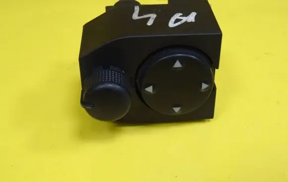 Audi A4 S4 B5 8D Wing mirror switch 8D0959565A