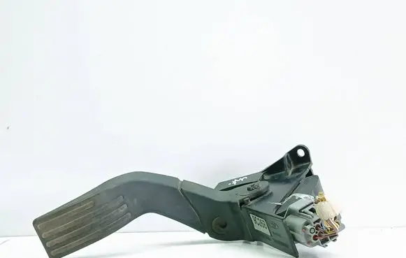 Ford Focus Accelerator throttle pedal 98AB9F836AE