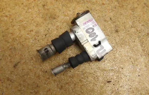 Toyota Land Cruiser (J100) Air conditioning (A/C) expansion valve 4475001320