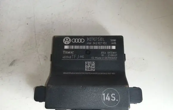 Volkswagen Golf V Gateway control module 1K0907530L