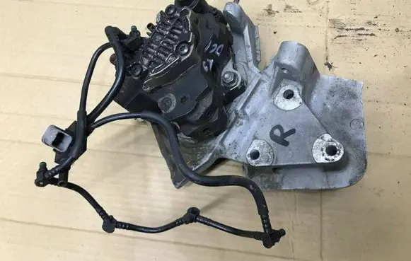 Renault Laguna II Fuel injection high pressure pump 8201103766 31711941
