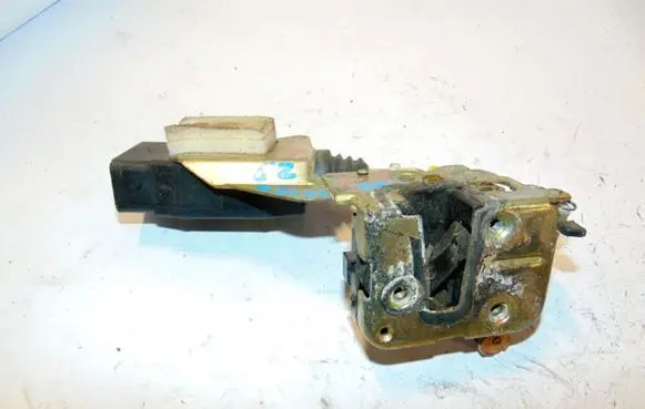 Mitsubishi Carisma Rear door lock M806387