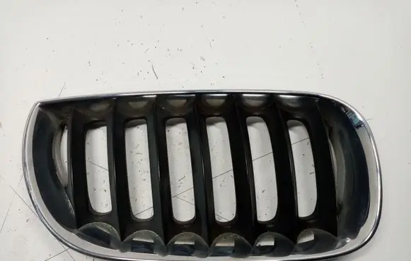 BMW X3 E83 Front bumper upper radiator grill 51133402910