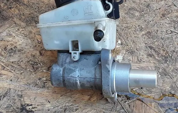 Master brake cylinder