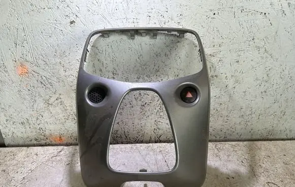 Peugeot 108 Radio/GPS head unit trim 1389231X 48714M