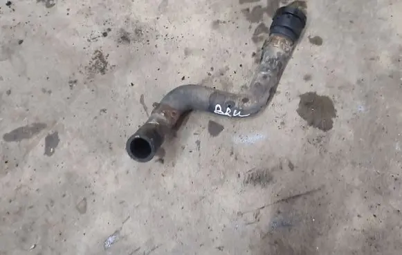 Volkswagen Golf V Engine coolant pipe/hose