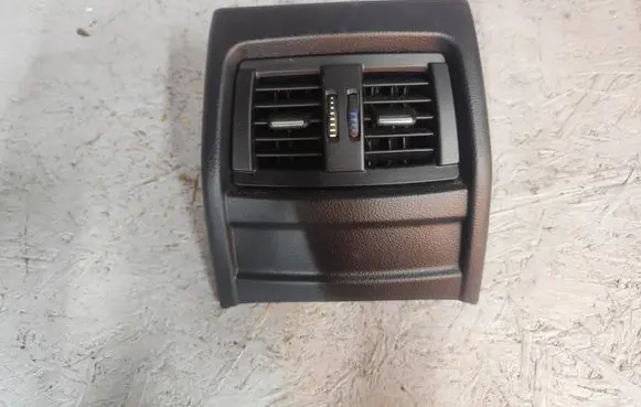BMW 3 GT F34 Rear air vent grill 926535001 0858201