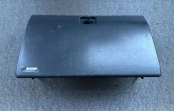 Nissan Patrol Y60 Glove box lid/cover 6852001J01
