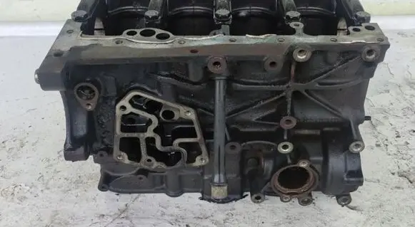 Volkswagen Golf IV Engine block 038103021C