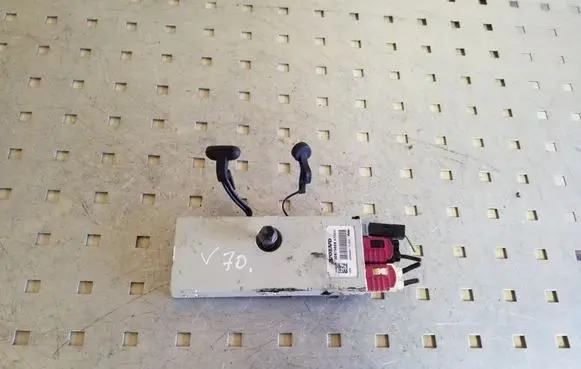 Volvo V70 Aerial antenna amplifier 30679658