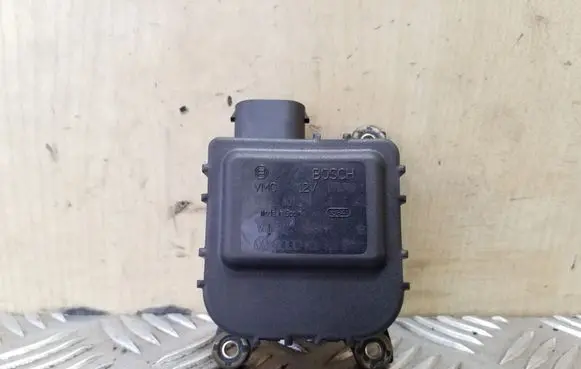 Volkswagen Golf IV Air flap motor/actuator 0132801214 133861H 8D2820511C