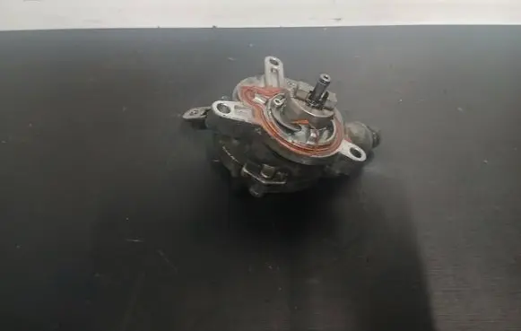Volvo S60 Vacuum pump 30731825