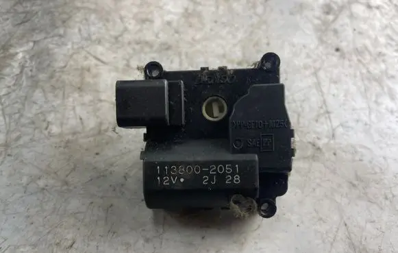 Toyota Corolla Verso AR10 Air flap motor/actuator 1138002051