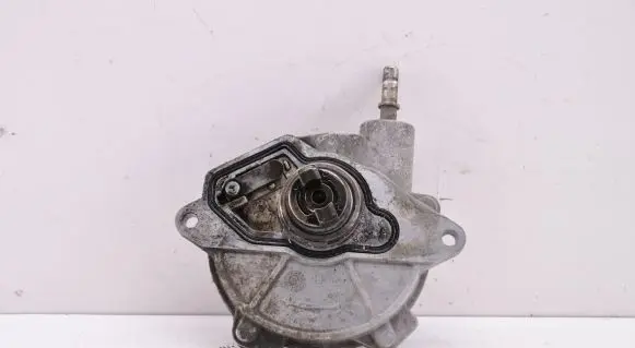 Mercedes-Benz B W245 Vacuum pump A6402300365