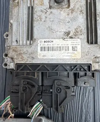 Opel Vivaro Engine control unit/module 0281034037 237106626R