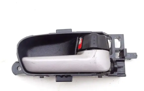 Suzuki Grand Vitara II Rear door interior handle