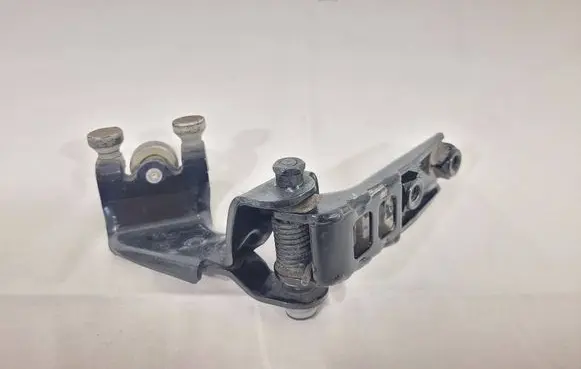 Volkswagen Transporter - Caravelle T5 Sliding door middle roller runner 7E0843336A 420MC2117