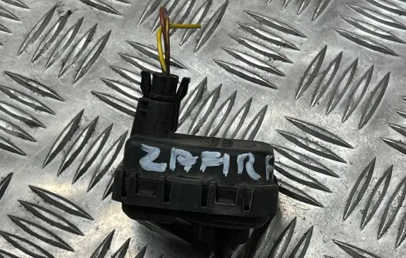 Headlight level adjustment motor
