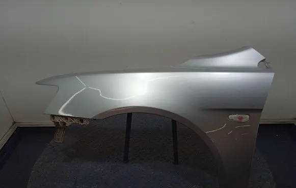 Mitsubishi Lancer VIII Fender