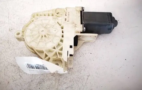 Audi A1 Front door window regulator motor 8K0959802C
