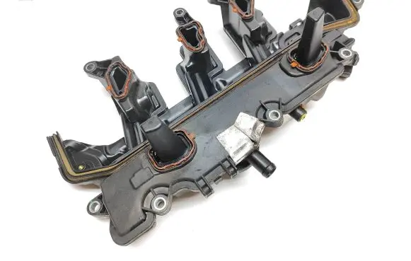 Nissan Navara D23 Intake manifold 118305765R 3345