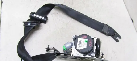 Volvo V60 Front seatbelt