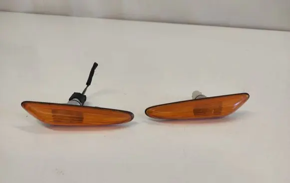 BMW X3 E83 Front fender indicator light