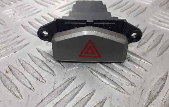 KIA Carens II Hazard light switch