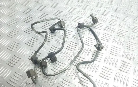 Opel Vectra B Fuel injector supply line/pipe 