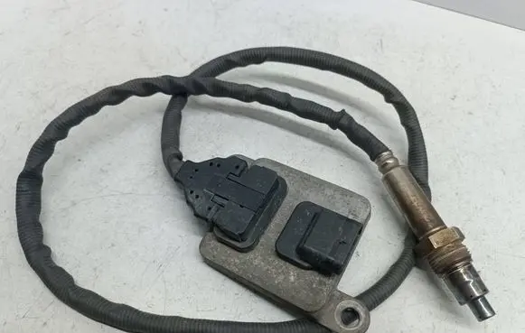 Mercedes-Benz Vito Viano W447 Lambda probe sensor A0009058211 0009058211