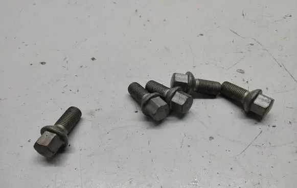 Mercedes-Benz ML W164 Nuts/bolts 
