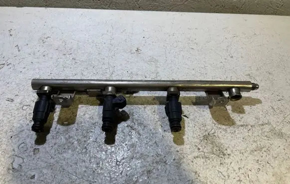 Audi A4 S4 B6 8E 8H Fuel main line pipe 06B133317M