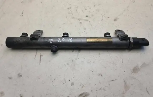 Mercedes-Benz E W211 Fuel main line pipe A6420700695