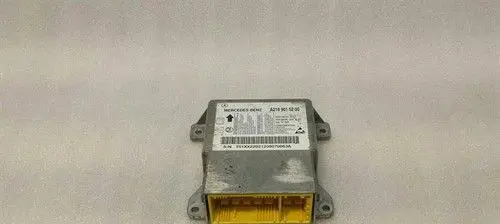 Mercedes-Benz C W204 Air suspension control unit module (rear) A2189015200