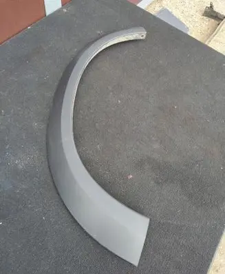 Volvo XC70 Front arch trim 31283105