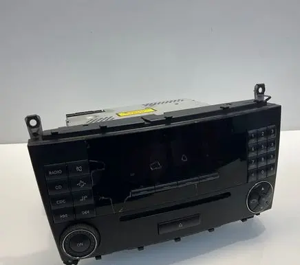 Radio/CD/DVD/GPS head unit