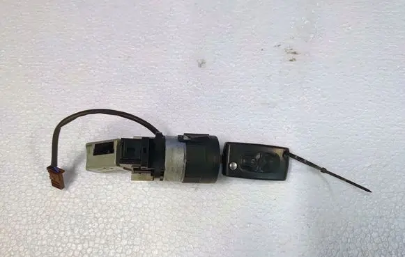 Peugeot 3008 I Ignition lock 9663123380