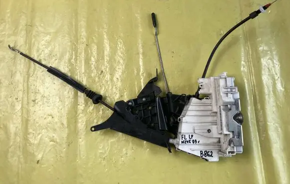 Mercedes-Benz B W245 Front door lock 1697202735 1697202535