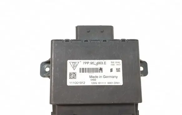 Volkswagen Touareg II Voltage converter/converter module 7PP959663E