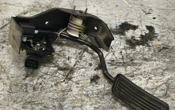 Toyota Corolla Verso AR10 Accelerator throttle pedal
