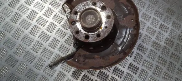 Opel Zafira A Rear wheel hub